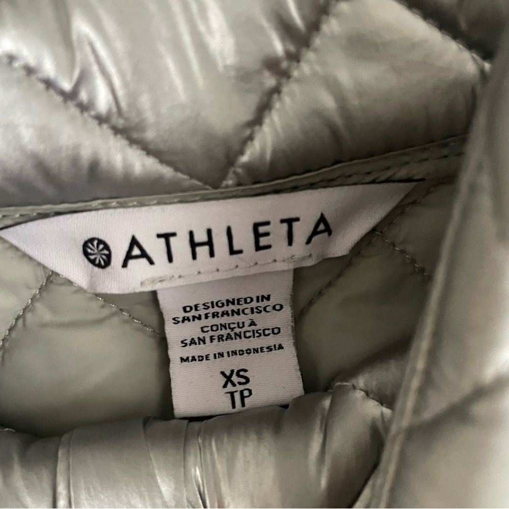 Athleta Whisper Featherless Metallic Quilted Jacket Size XS - Picture 5 of 7